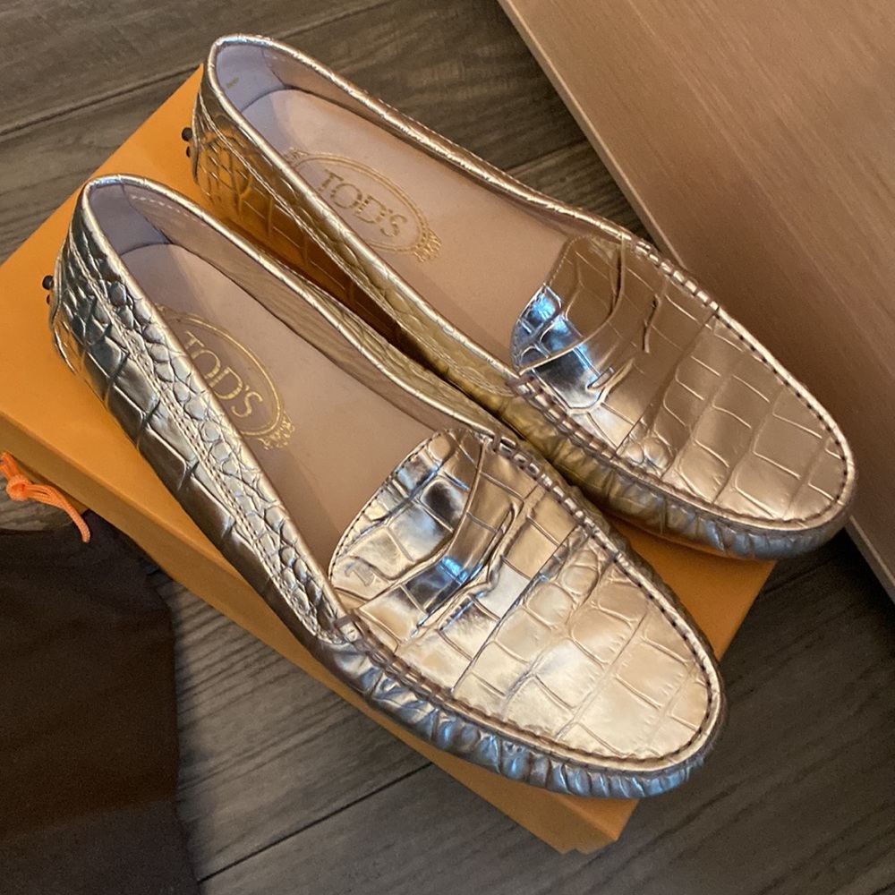 TOD’S Gommino Croc-Embossed Metallic Leather Loafer Size 10 LIKE NEW - Picture 2 of 4
